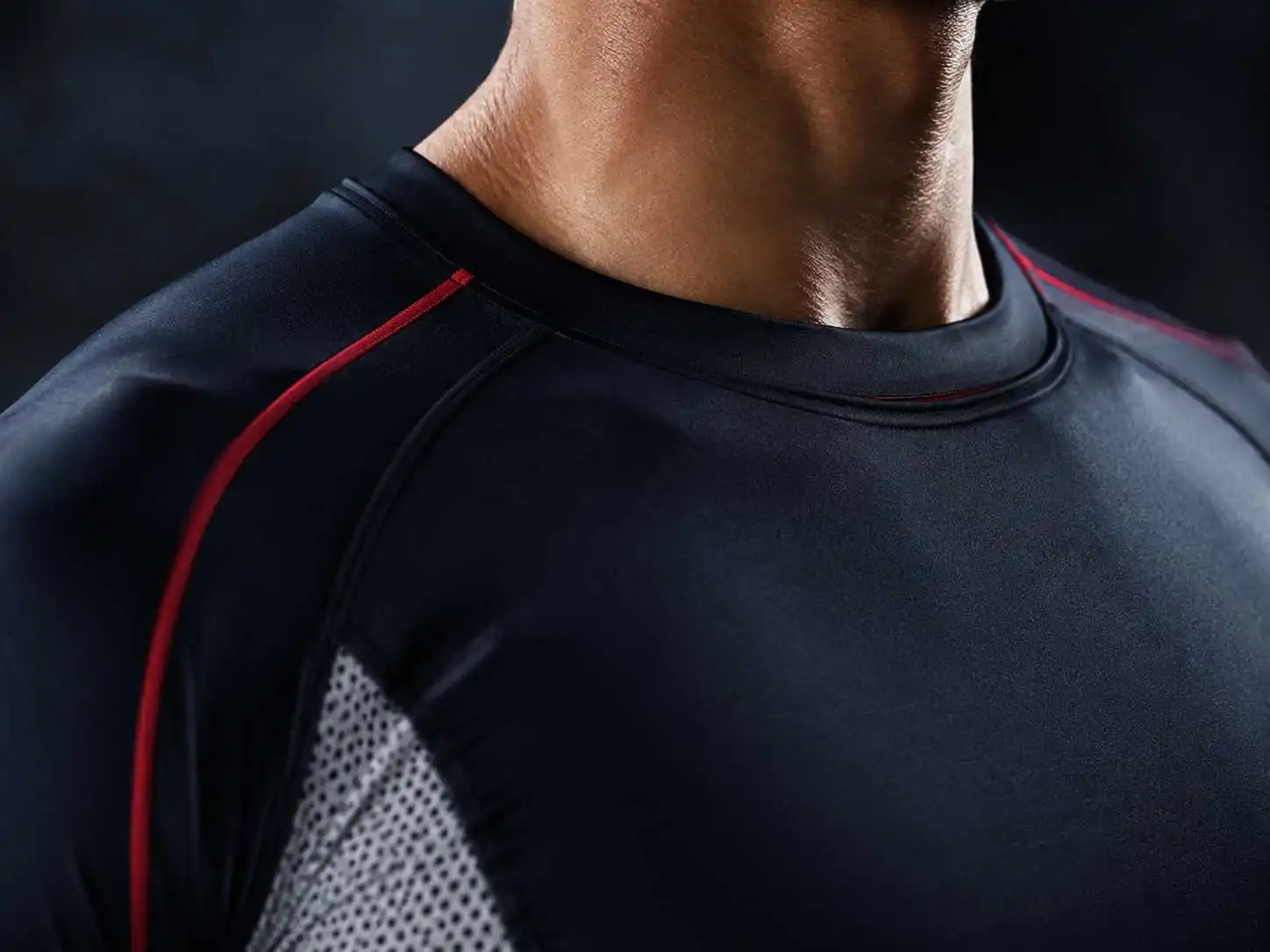 Performance Neckline
